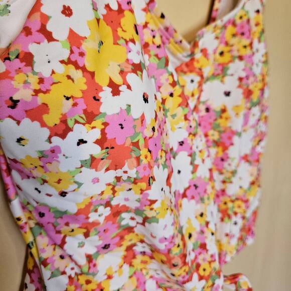 Ninety - Nine Size Extra Small XS Cropped Swim Top Tie Floral Pink Chic Cute NWT - Picture 2 of 9